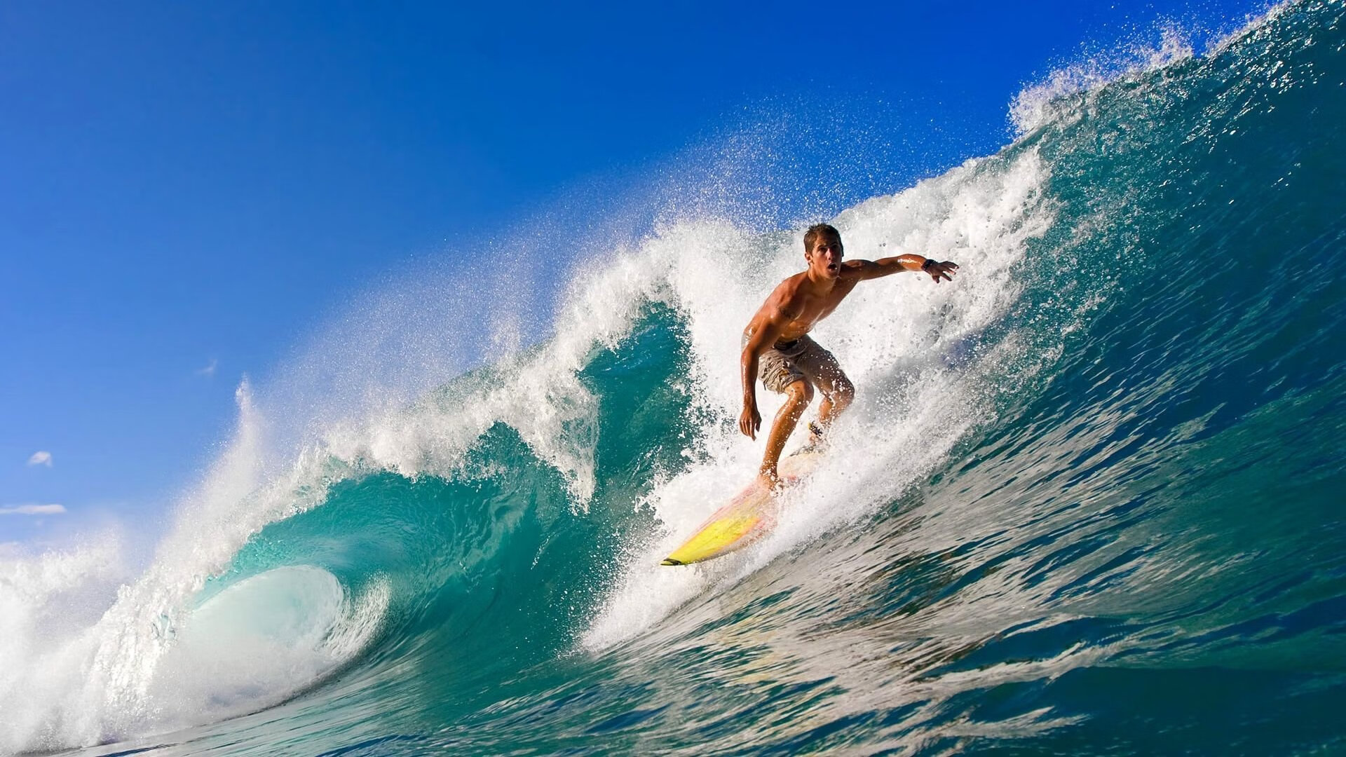 电竞主播职业发展多路径探索及成长规划指导，电竞主播的收入