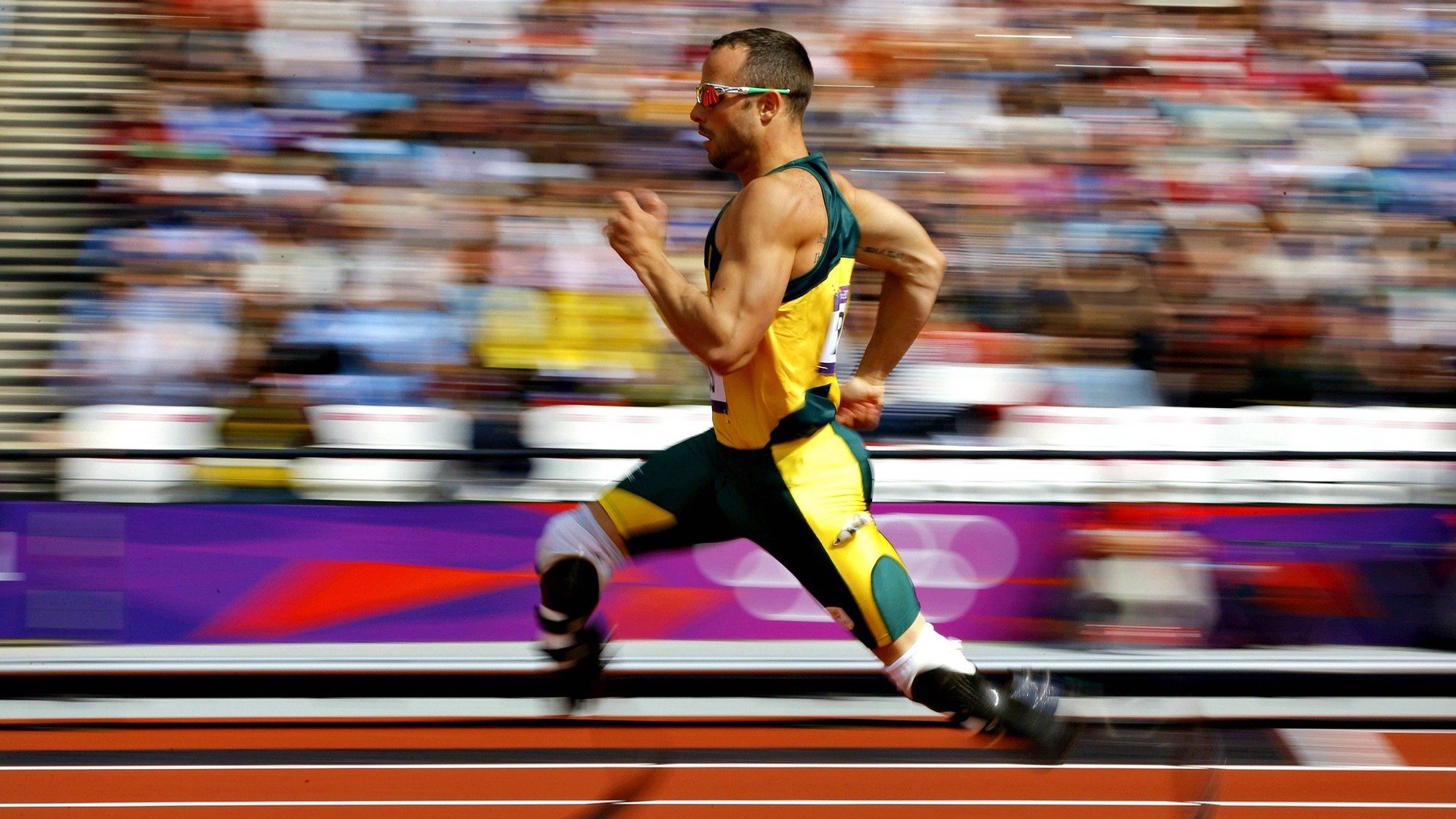 紧张激烈的对抗，球员心理战亦激烈，激烈紧张的比赛场面