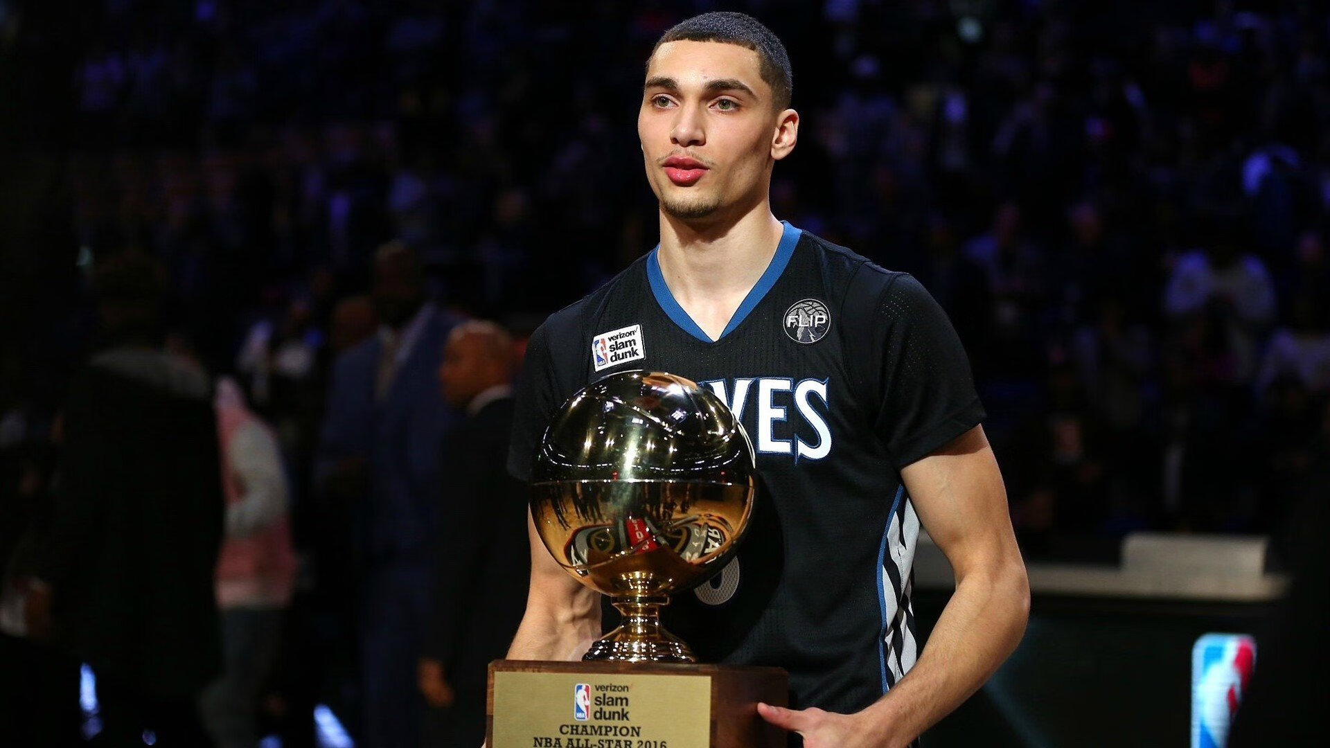 联盟是否应鼓励球员推动反校园暴力行动